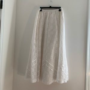Lace skirt